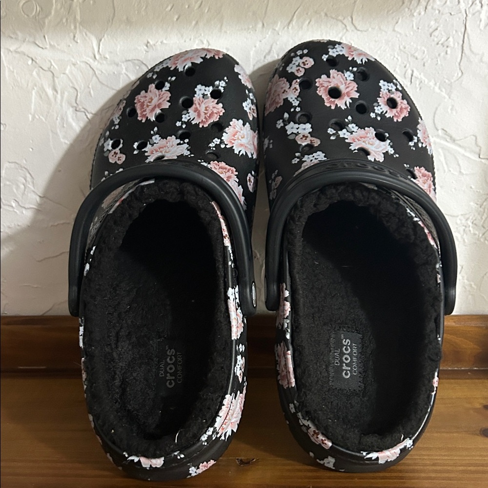 CROCS Women’s Floral Slippers - Black and Pink - Picture 4 of 6